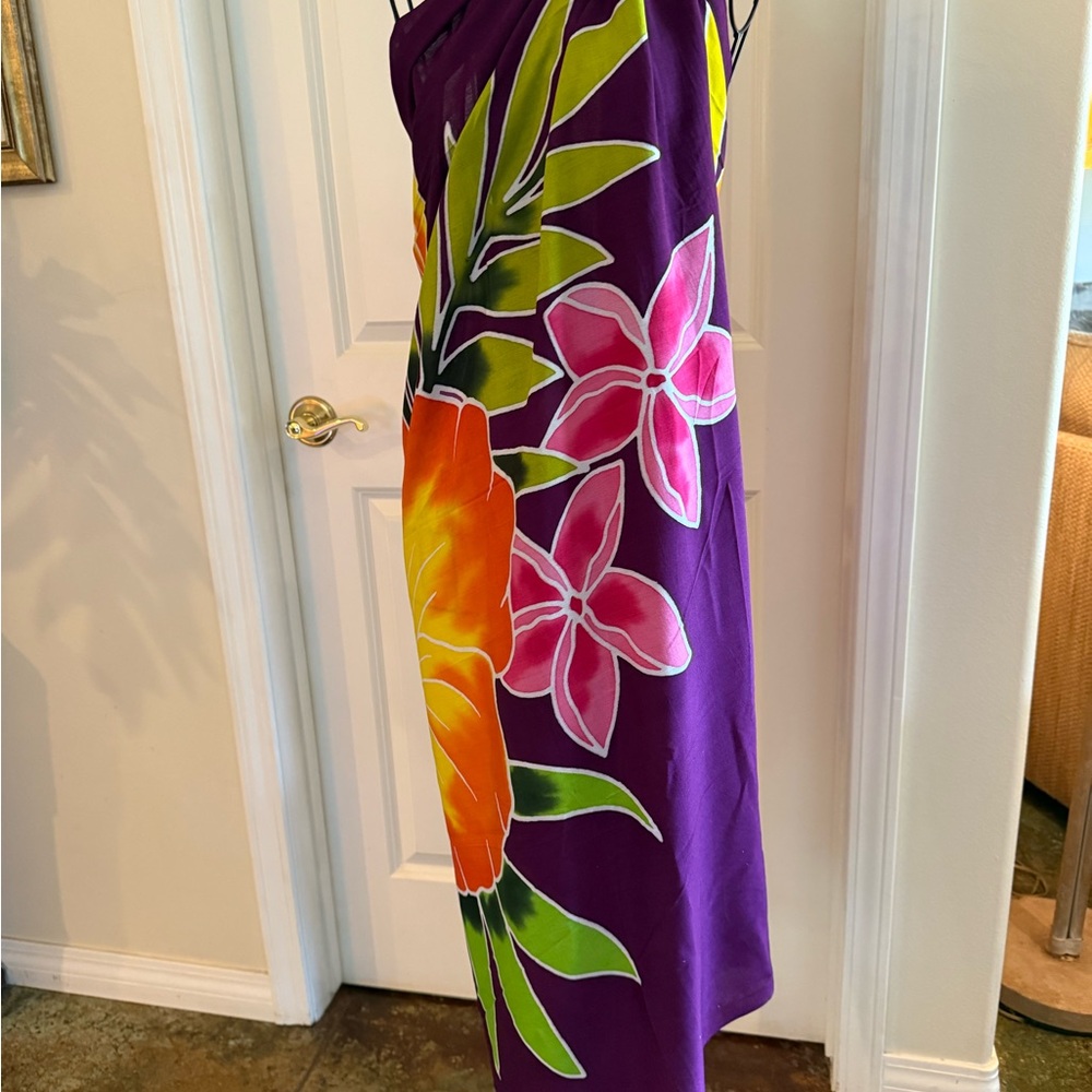 Tropical Floral Sarong - Picture 3 of 5